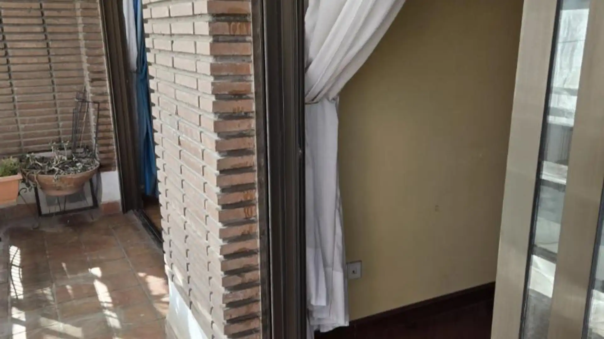 Piso en  Carrer de Ciril Amorós 42 - Foto 2