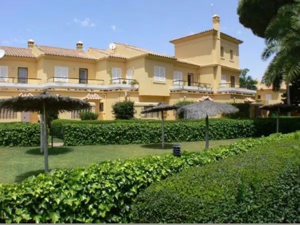 Chalet adosado en Novo Sancti Petri s/n - Foto 1