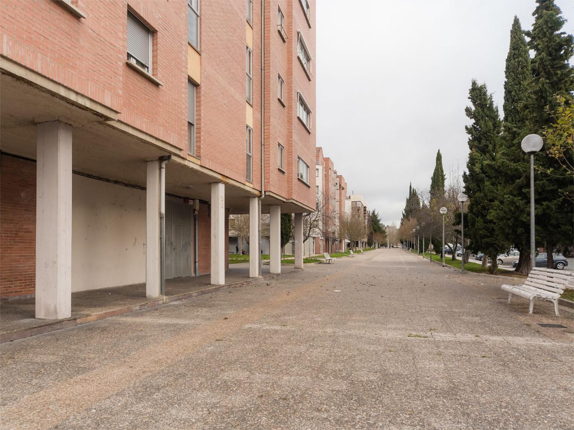 Piso en  Calle de Irunlarrea 50 - Foto 23