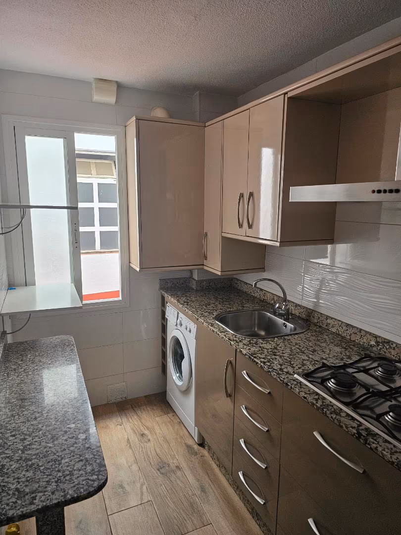 Piso en  Calle Luis Valenzuela 2