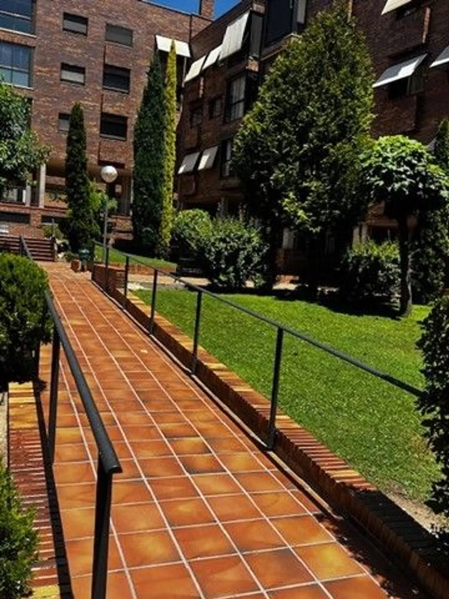Piso en calle Monasterios de Suso y Yuso, 23 a - Foto 8