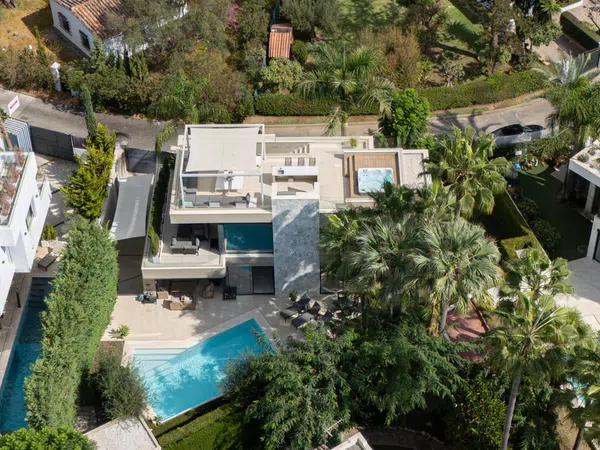 Casa independiente en Barrio La Carolina-Guadalpín - Foto 2