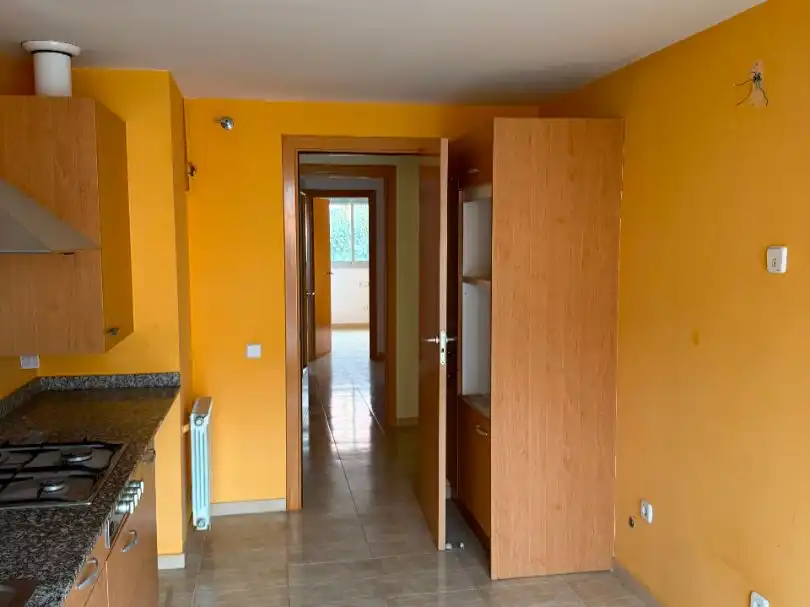 Piso en  Carrer Miquel Martí i Pol 8 - Foto 4