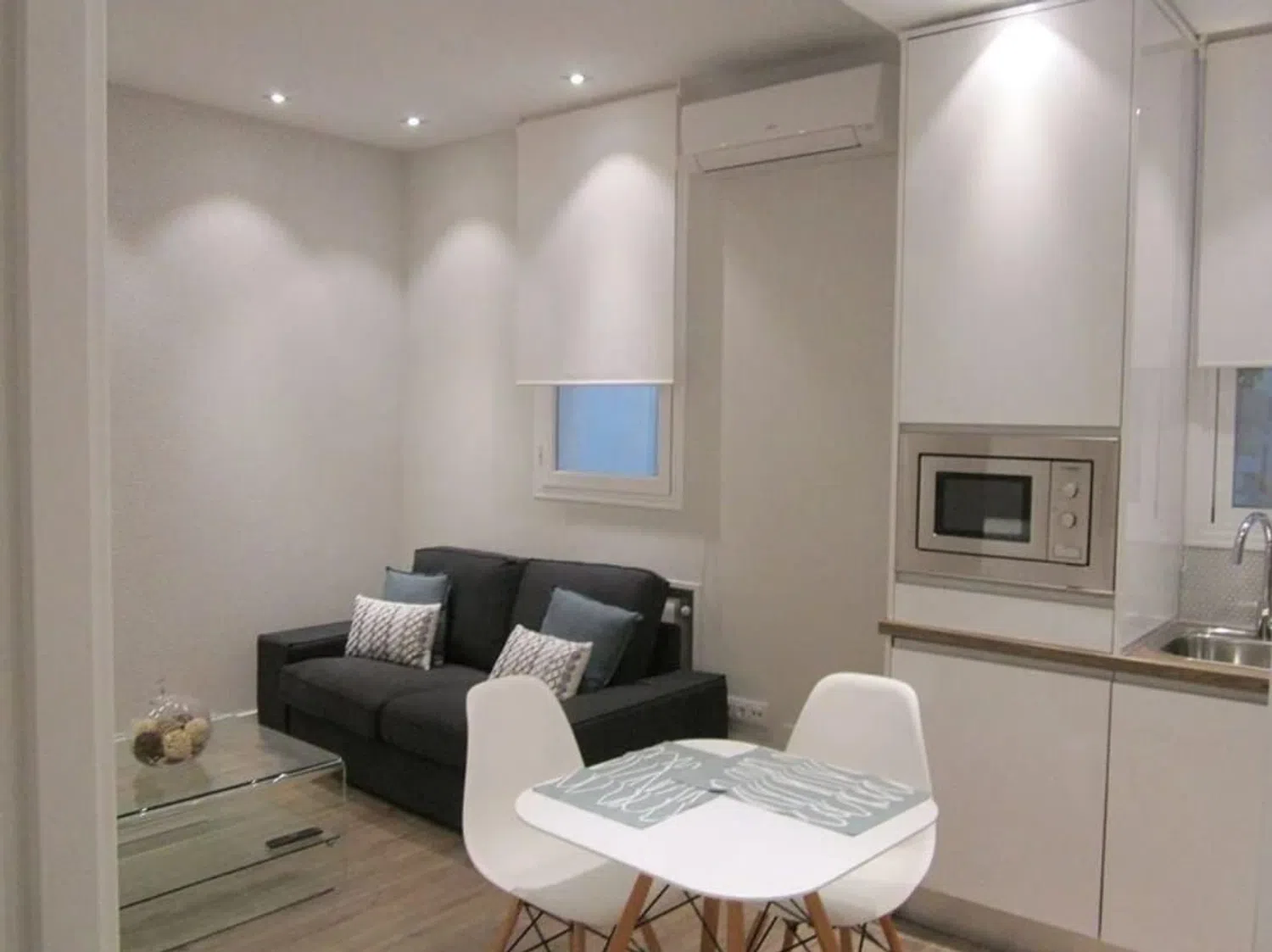 Piso en María de Guzmán, 42 - Foto 1