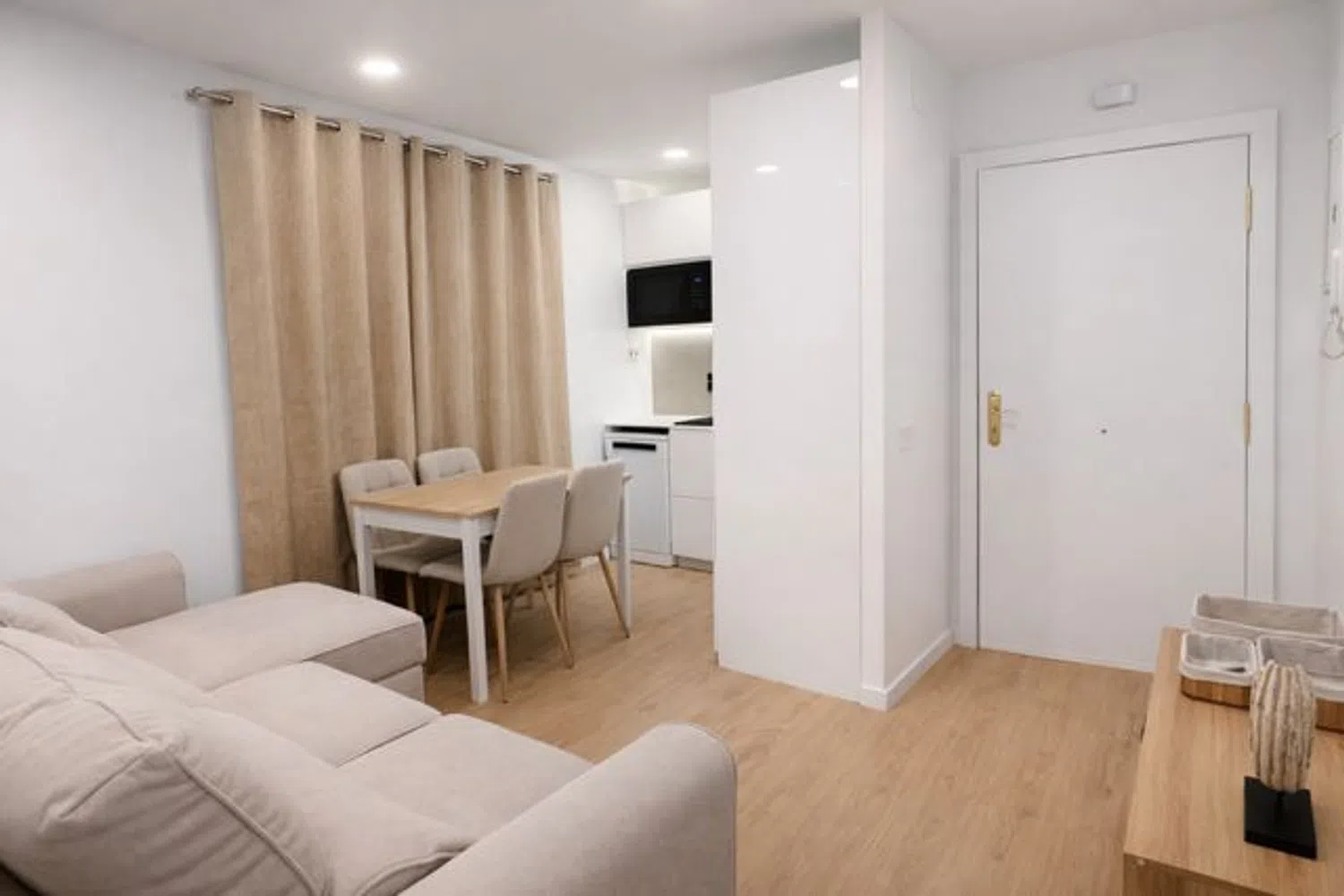 Piso en calle Harinas, 16 - Foto 2