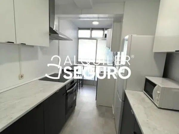 Piso en Calle de la Bureba - Foto 4