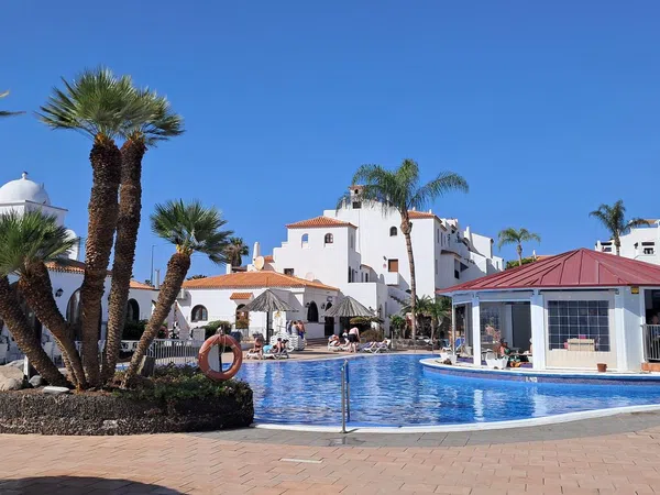 Piso en avenida María Ángeles Ascanio Cullen, 26 - Foto 1