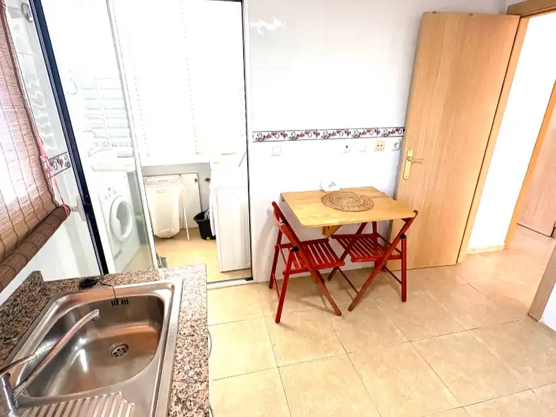 Piso en  Carrer d'Oriola 118 - Foto 4