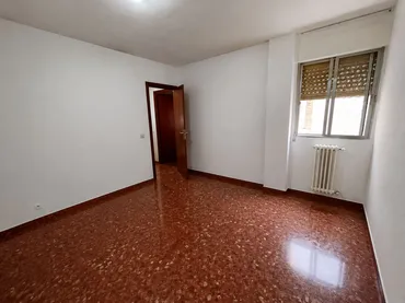 Piso en  Calle Pintor Zuloaga 14 - Foto 4