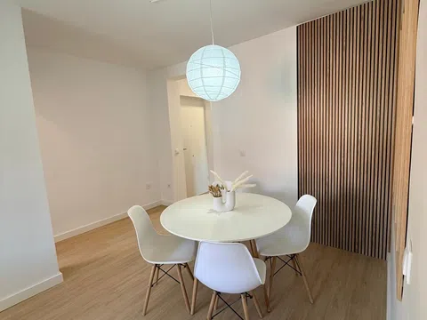 Piso en pasaje de Teba, 16