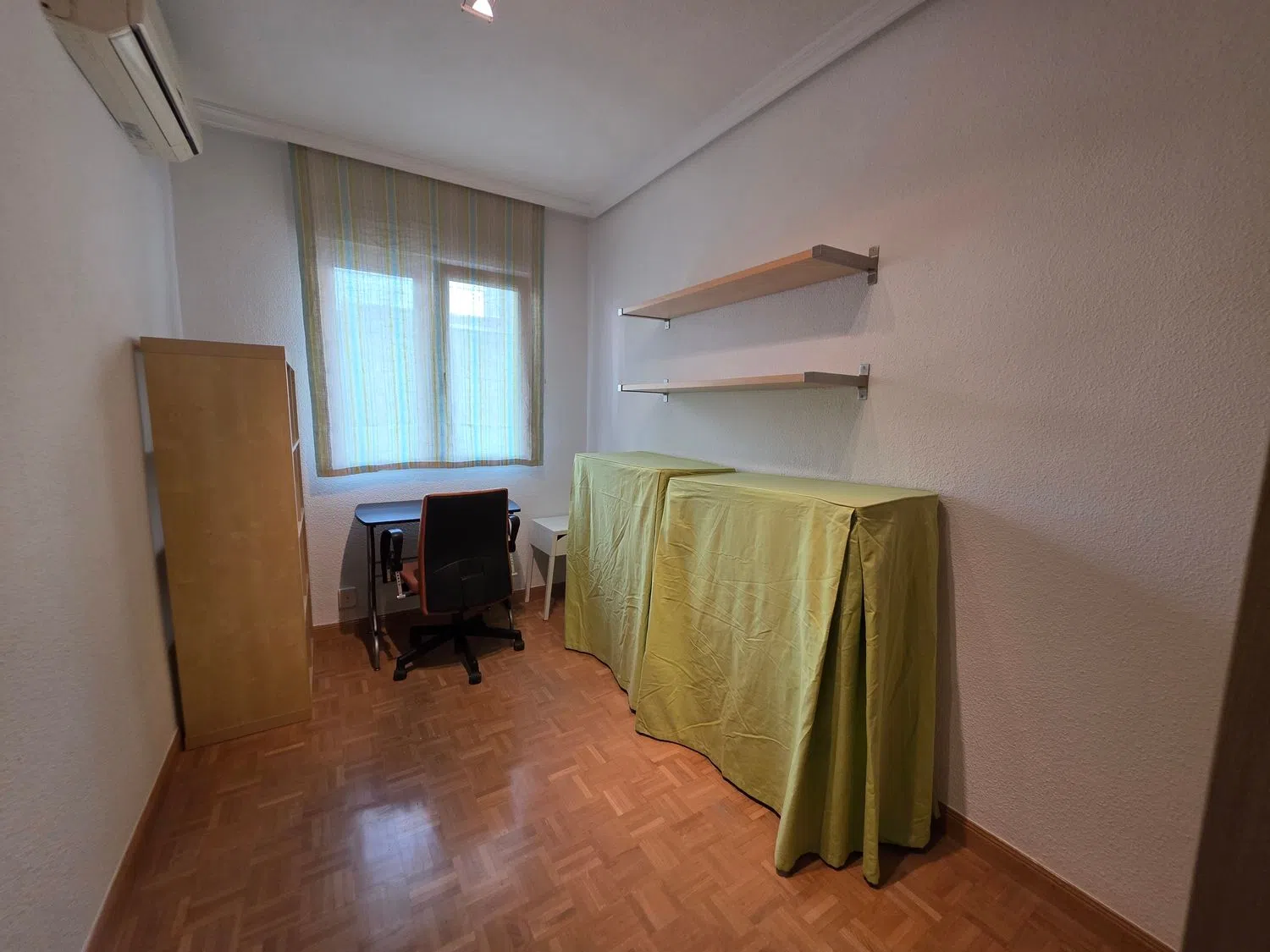 Piso en calle de la Constancia, 9