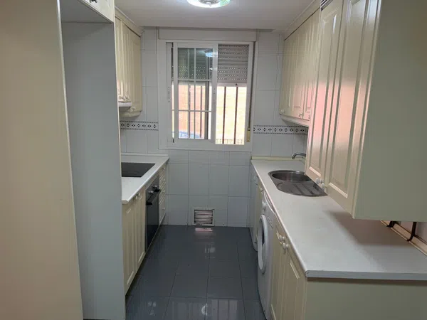 Chalet adosado en Calle Valle de Cardos, Valdezarza - Foto 17