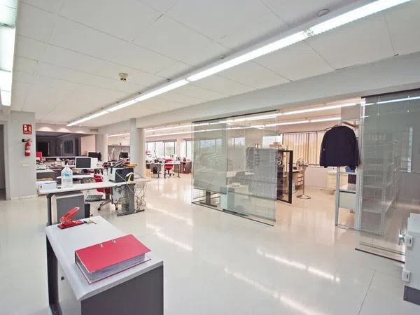 Nave en Calle Arquímedes - Foto 12