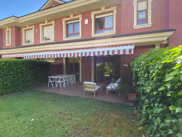 Chalet adosado en Calle Abraham Lincoln, 20, Zabalgana - Ariznabarra - Foto 3