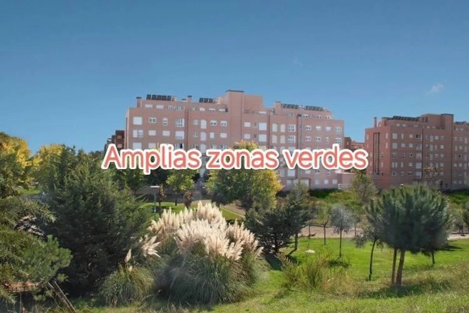 Piso en avenida Carmen Laforet, 9 - Foto 2