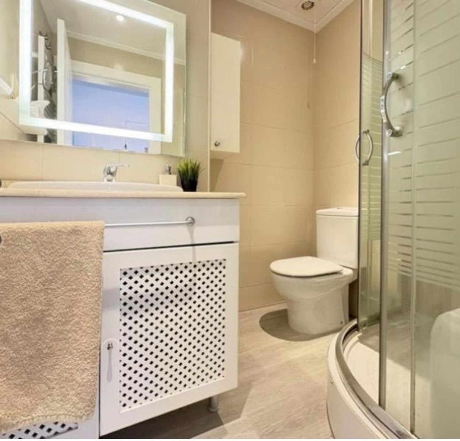 Piso en calle Ortosa, 9