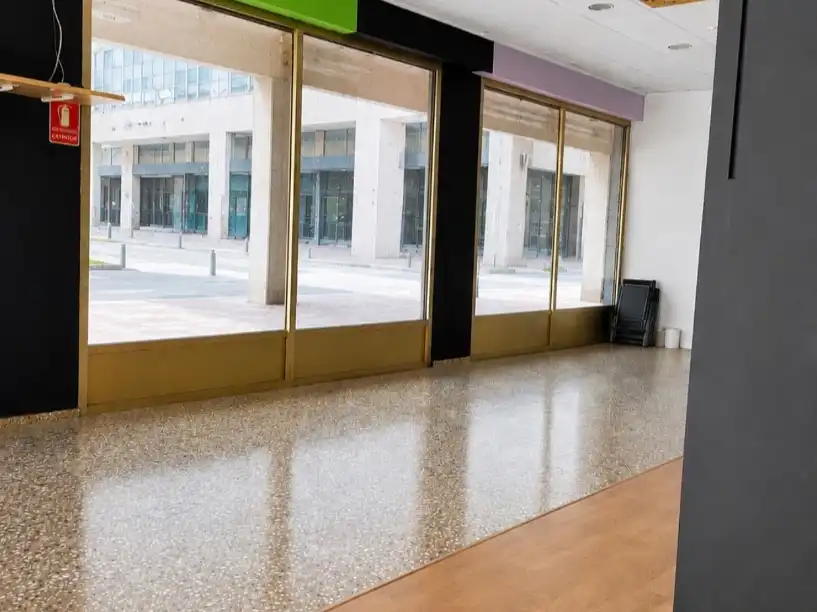 Local comercial en  Calle Astrónomo Comas Sola 9 - Foto 5