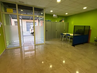 Local comercial en Terrassa - Foto 3