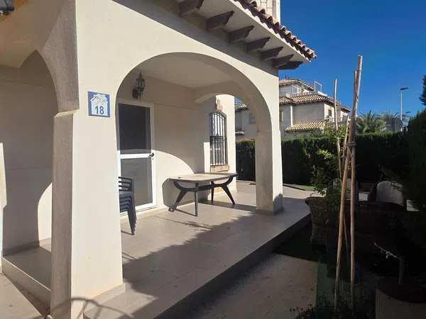 Chalet adosado en La Marina del Pinet, 1, La Marina, La Marina - Foto 2