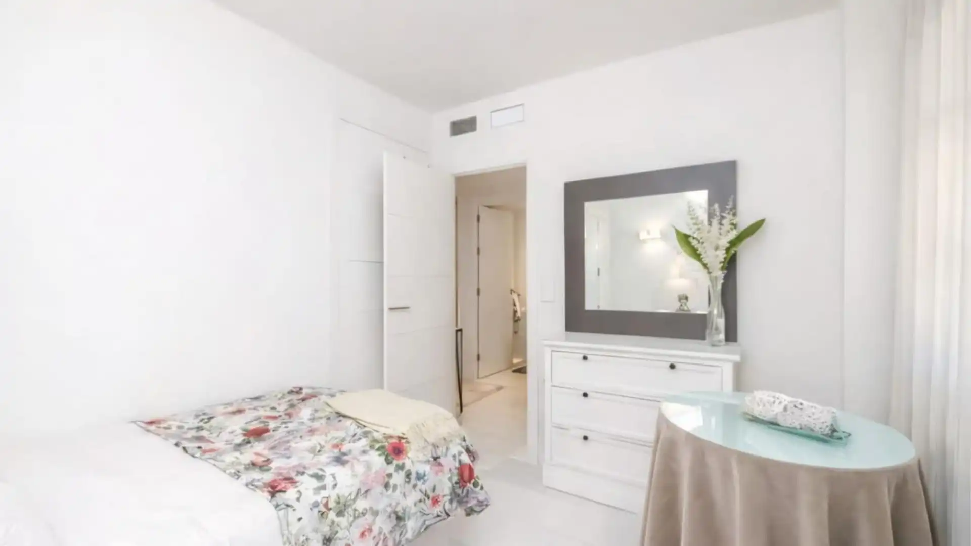 Casa adosada en  Carrer Lisboa 5 - Foto 8