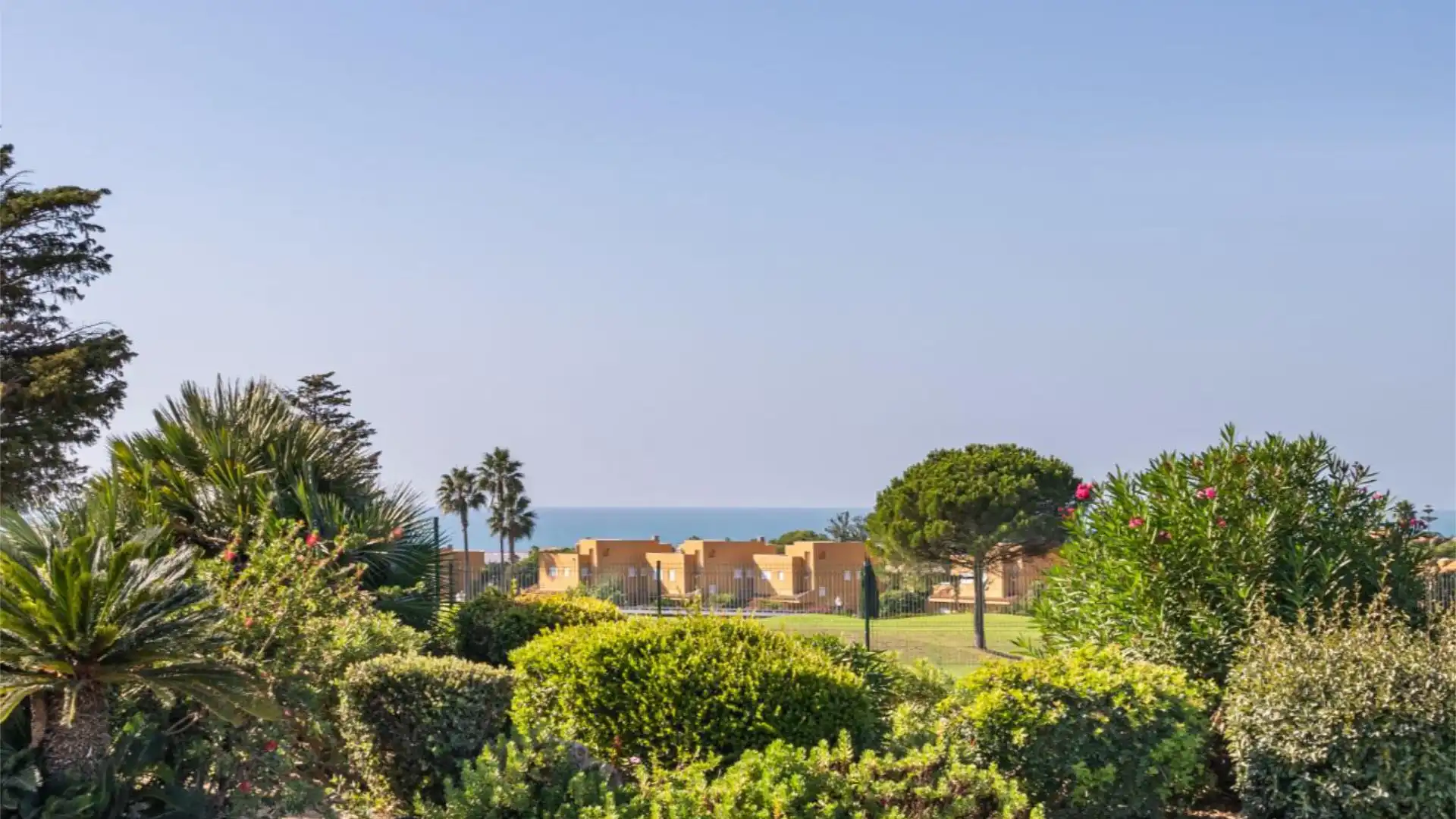 Casa adosada en  Calle Teodosio 12 - Foto 27