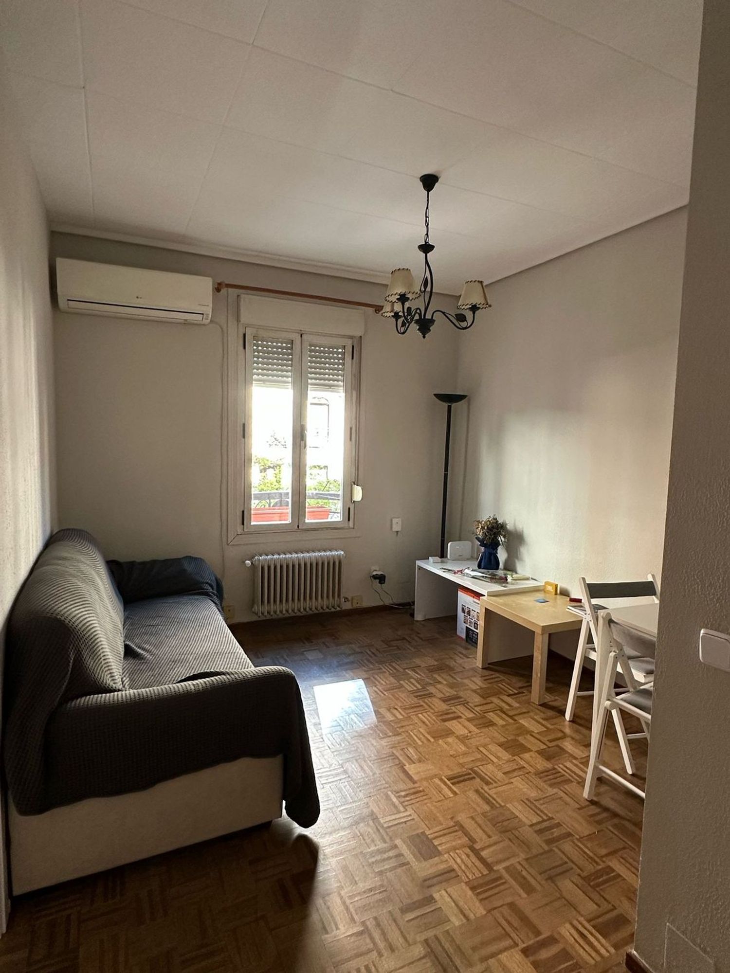 Piso en calle de Guzmán el Bueno, 63 - Foto 2