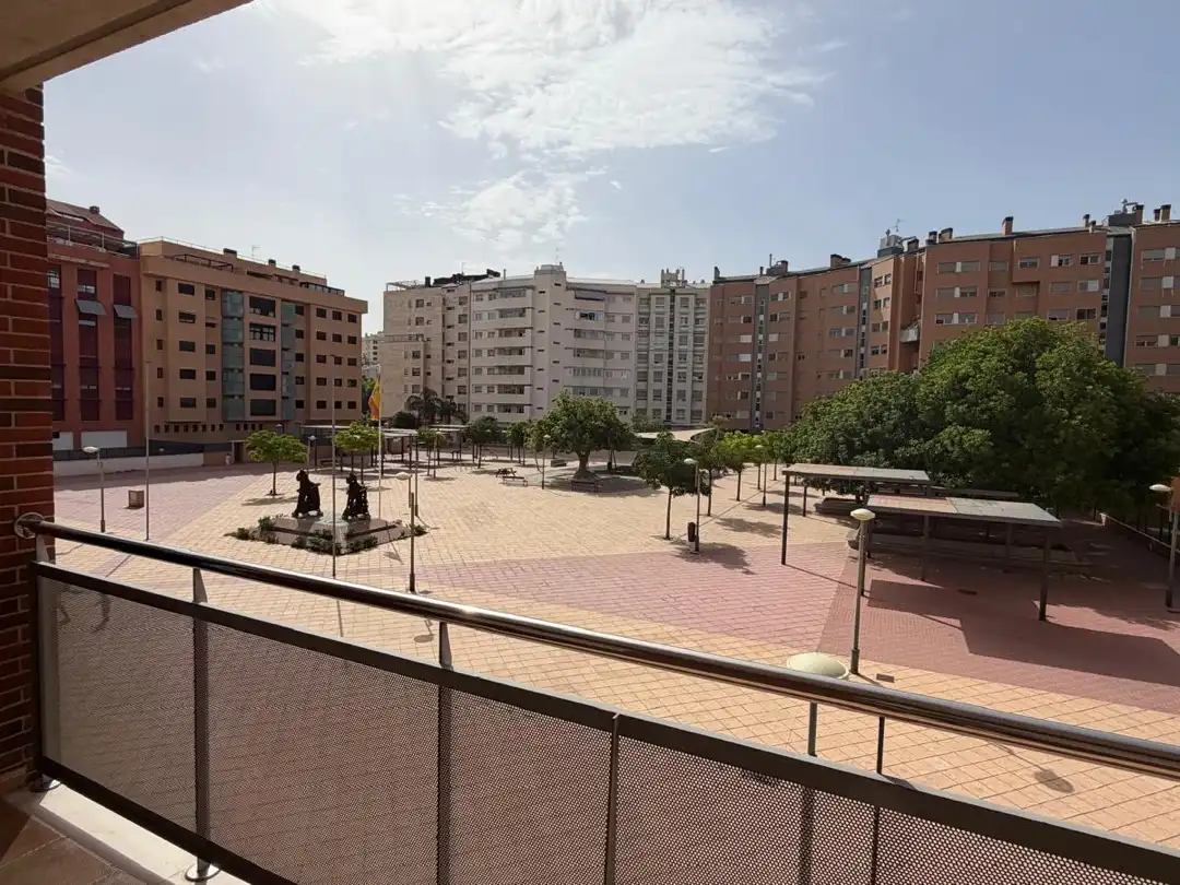 Piso en  Avenida Juan Carlos I 44 - Foto 7