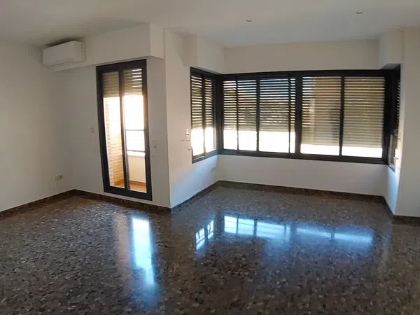 Piso en calle de Fontanars dels Alforins, 27