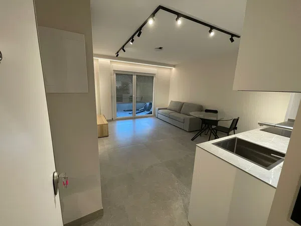 Estudio en calle Torrejón de Velasco, 4 - Foto 1