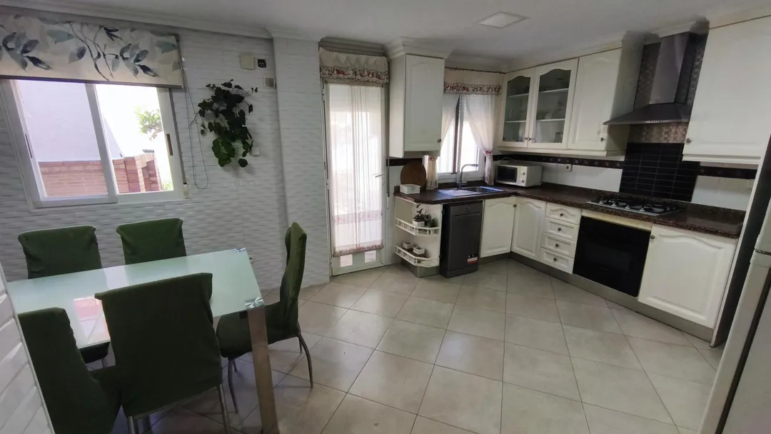 Casa adosada en  Carrer Consueta 24 - Foto 4