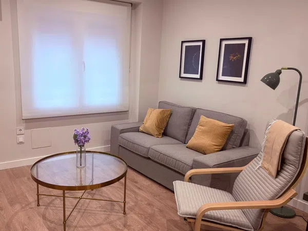 Piso en calle Moret, 1