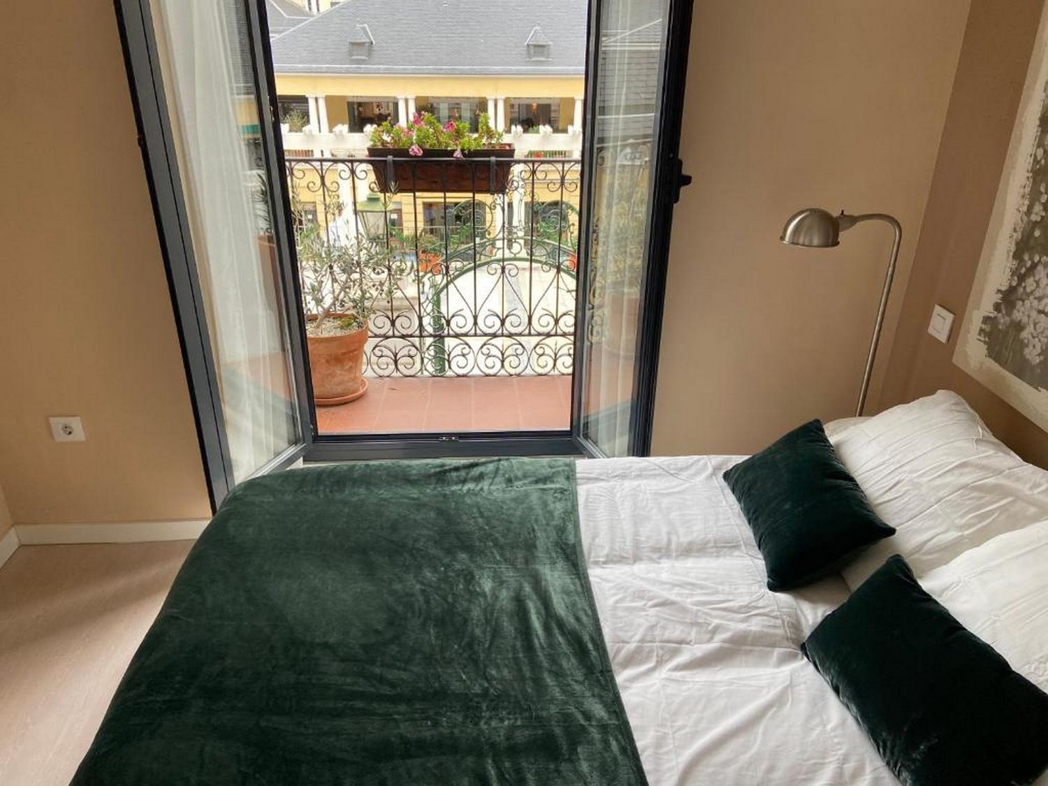 Piso en calle de Rodas, 26