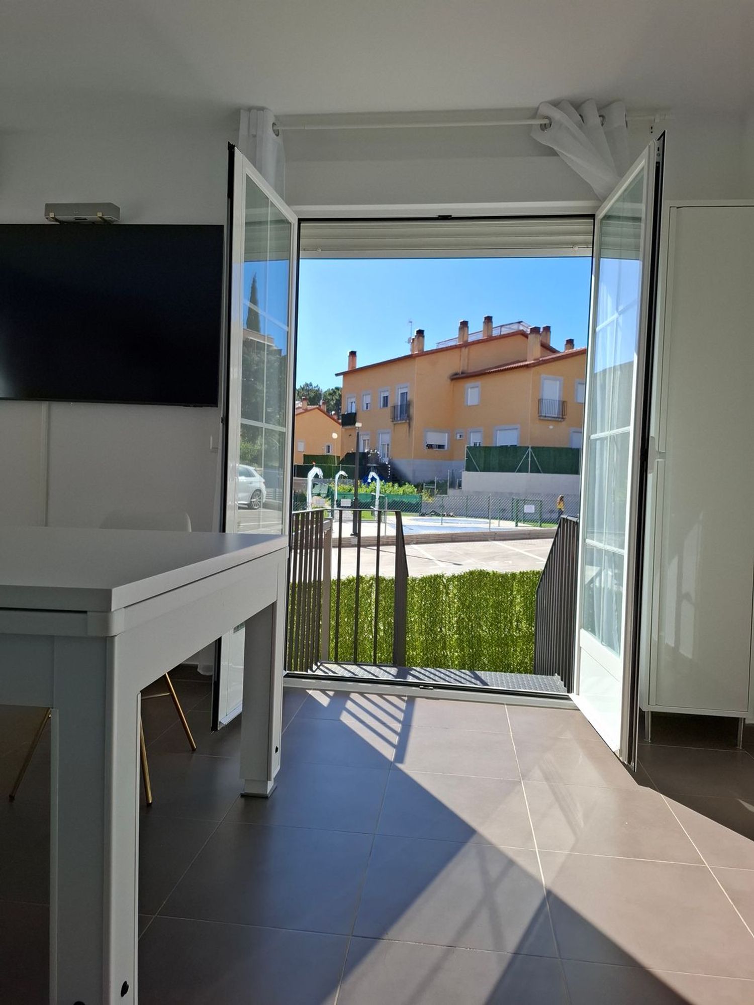 Chalet pareado en Avenida de La Coruña, 1 - Foto 3