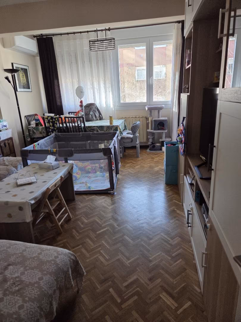 Piso en  Calle Paredes de Nava 13 - Foto 3