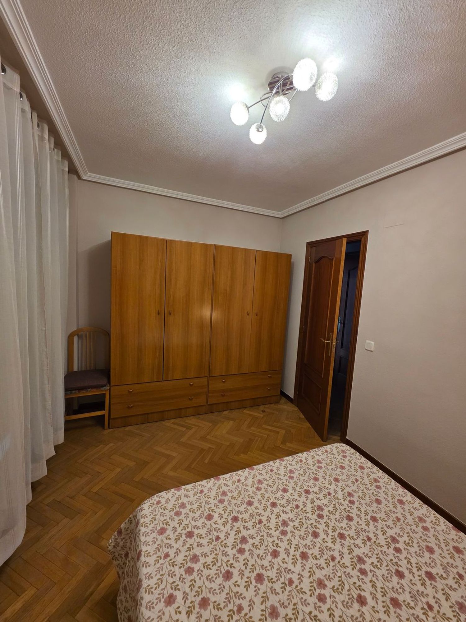 Piso en Calle astorga, 34, Capuchinos-Glorieta-C. Jardín - Foto 4