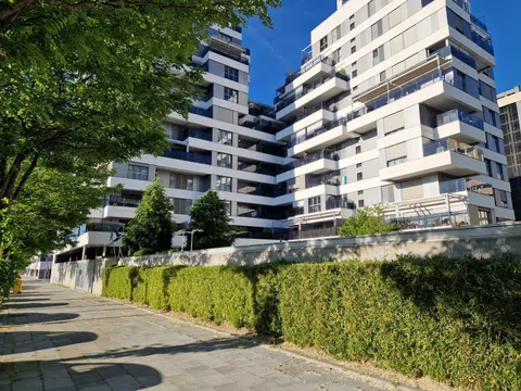 Piso en avenida de Secundino Zuazo, 8