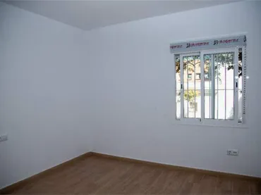 Piso en Zona Hipercor - Foto 2