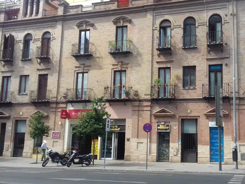 Piso en avenida José Laguillo, 14