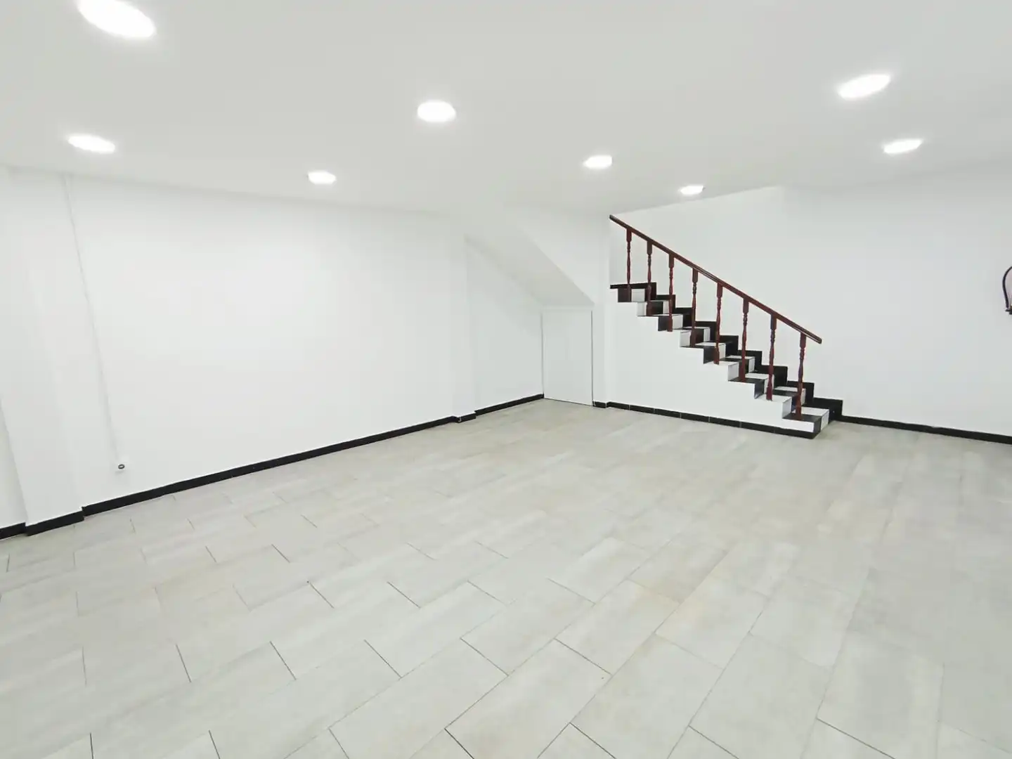 Local comercial en  Transversal 243 - Foto 8
