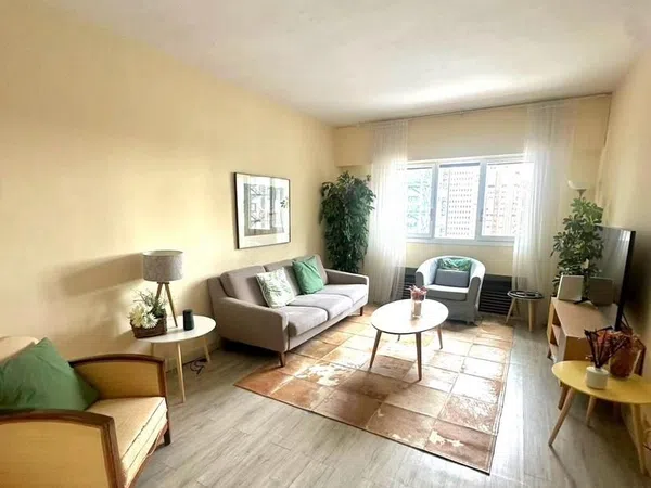 Piso en calle de la Infanta Mercedes, 92