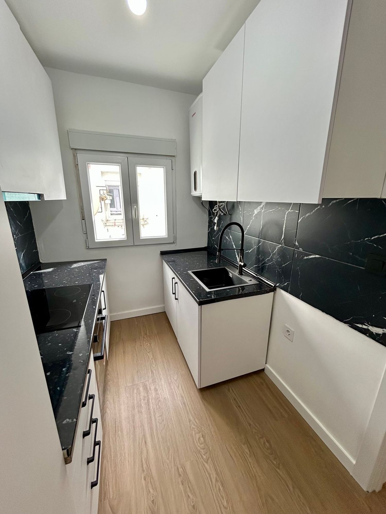 Piso en Reyes Católicos - Foto 3