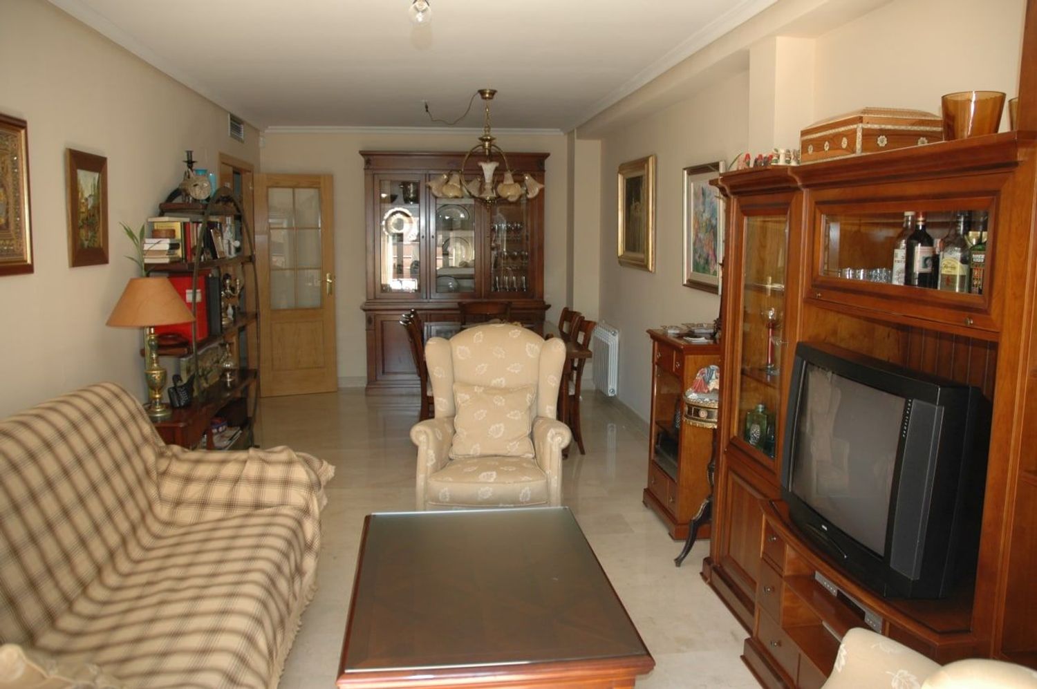 Piso en calle de la Bahía de Santander, 85