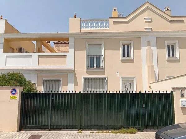 Chalet adosado en Calle Paterna, 4 - Foto 2