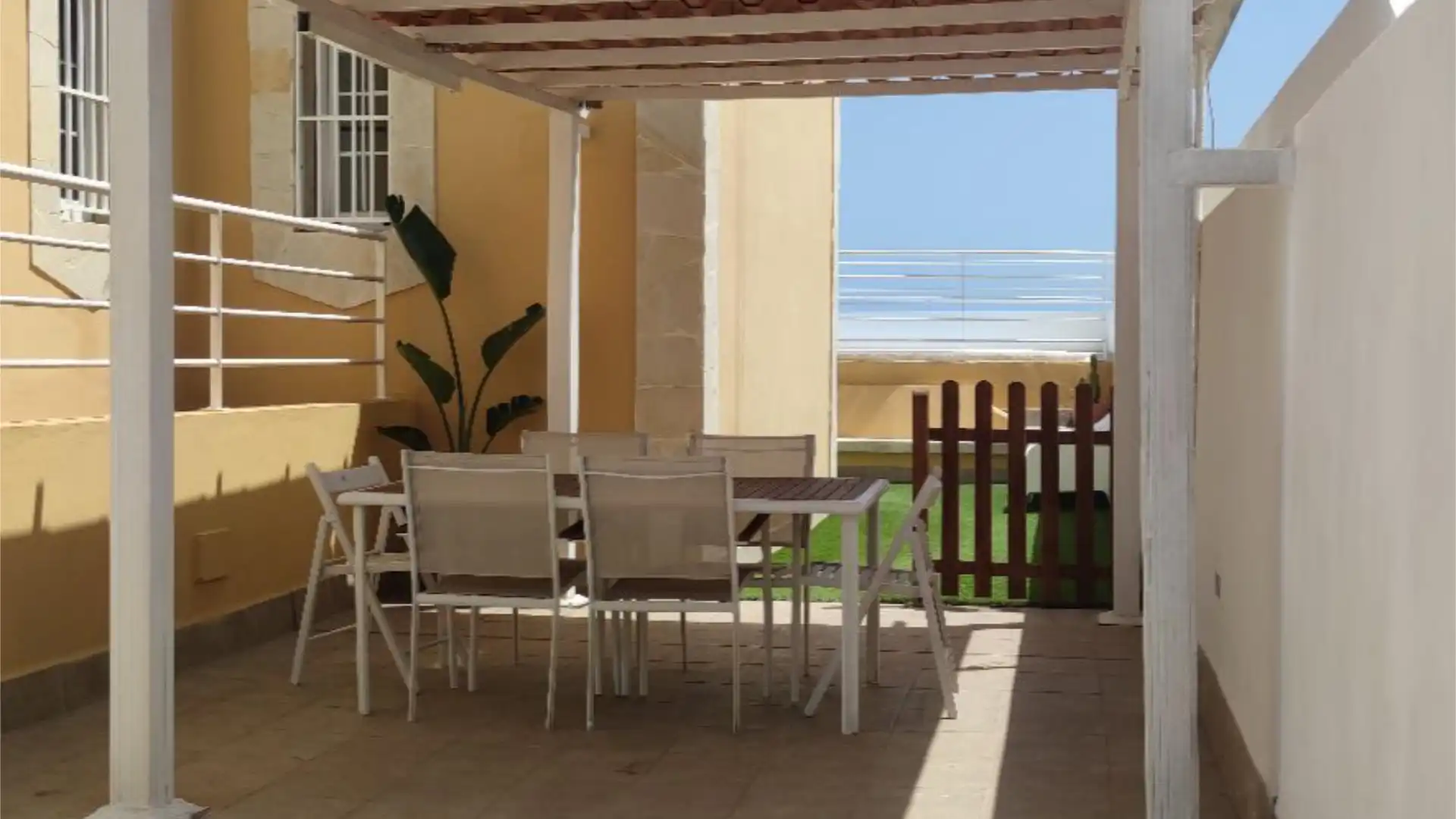 Casa adosada en Granadilla de Abona - Foto 1