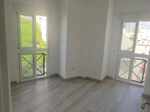 Piso en Calle San Bartolomé, 6, El Molinillo - Capuchinos - Foto 4