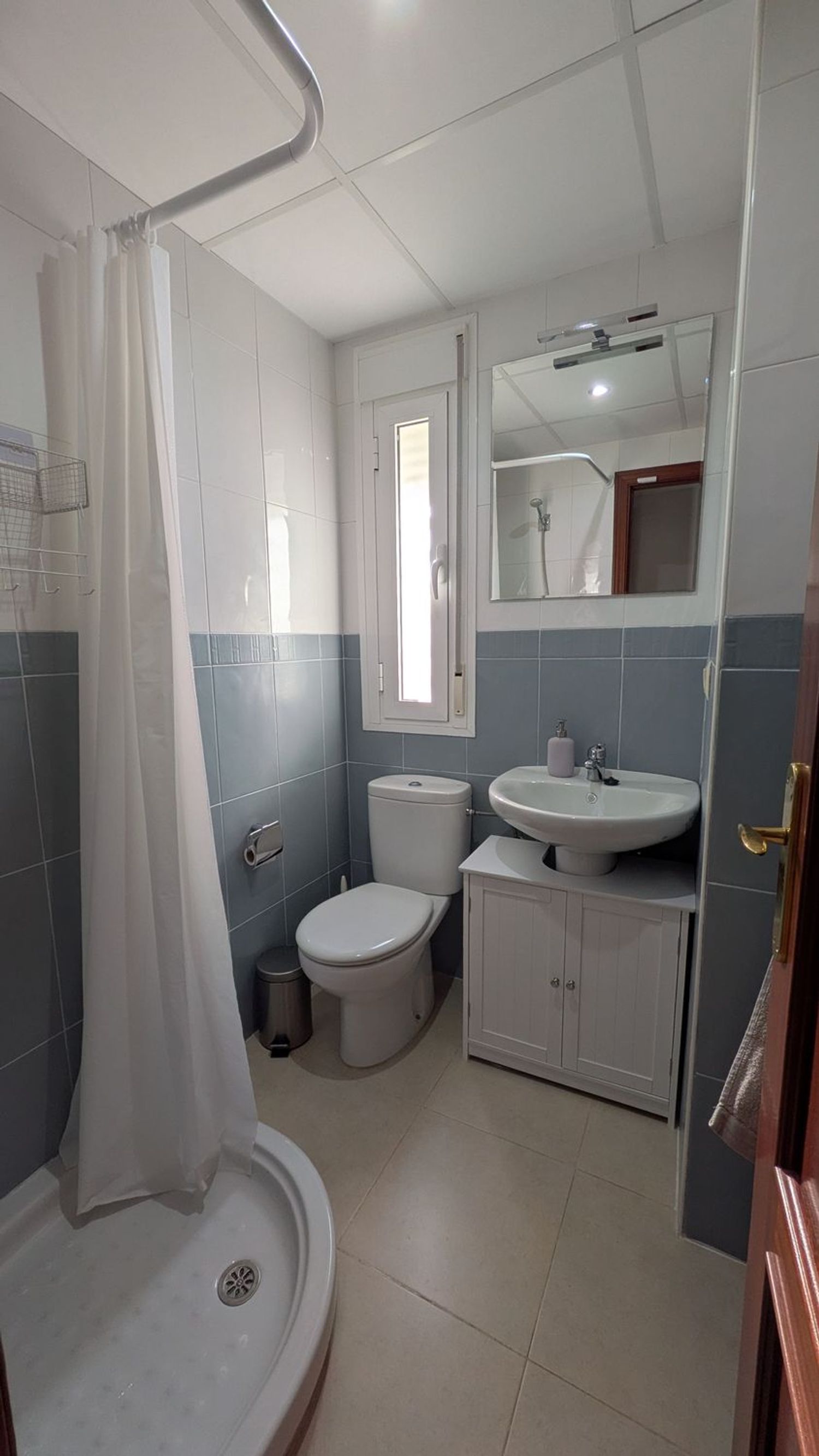 Chalet adosado en Avenida Sanlúcar la Mayor, 29 D - Foto 3