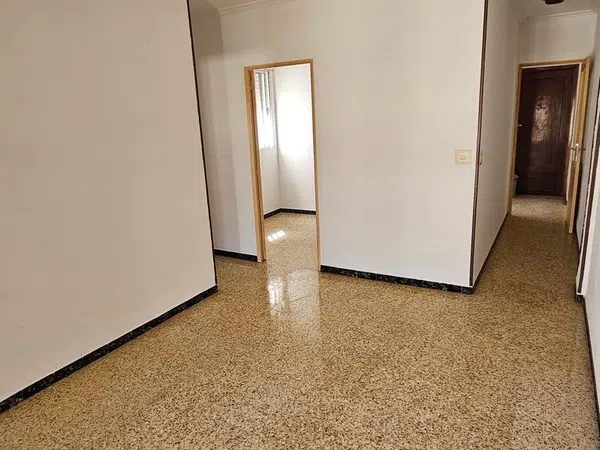 Piso en Calle Lamarque de Novoa, 4, Cruz Roja - Capuchinos - Foto 2