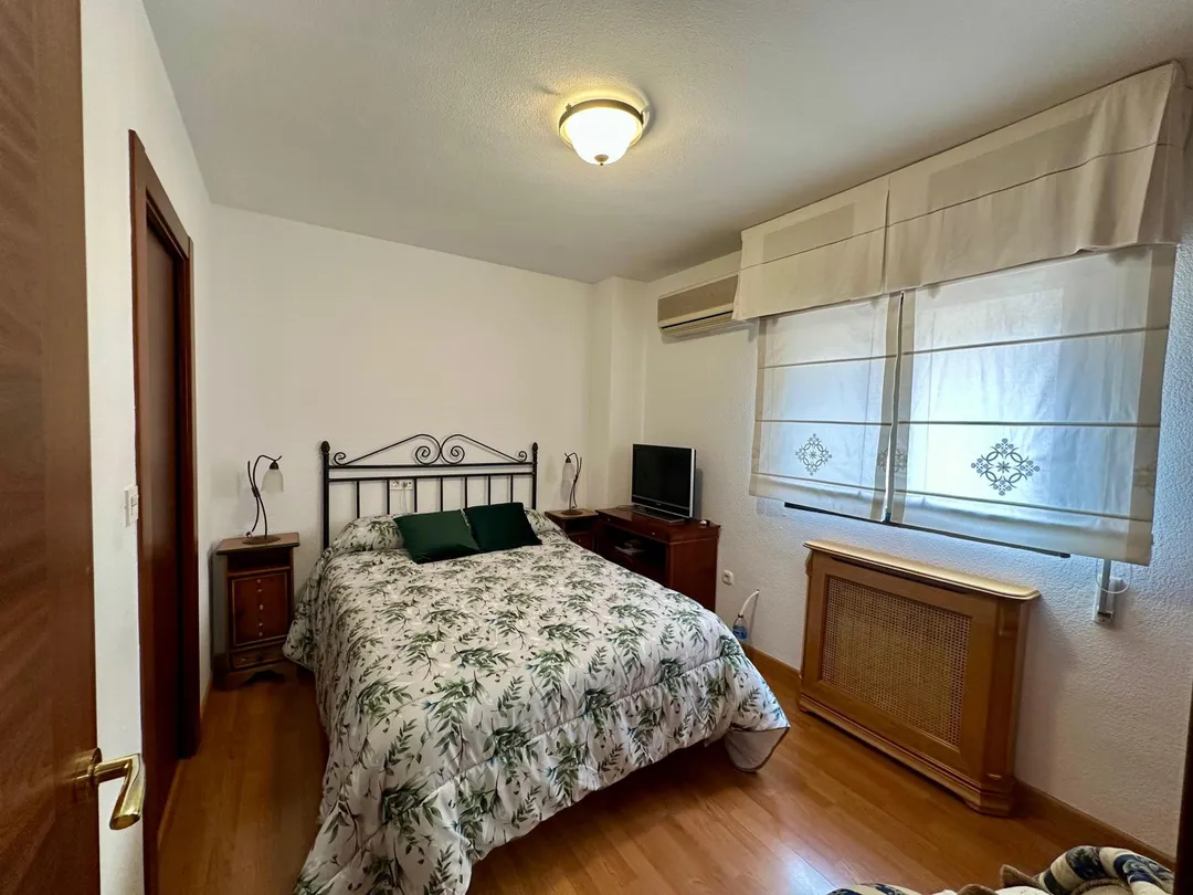 Piso en  Calle Torre de Peralada 3 - Foto 7