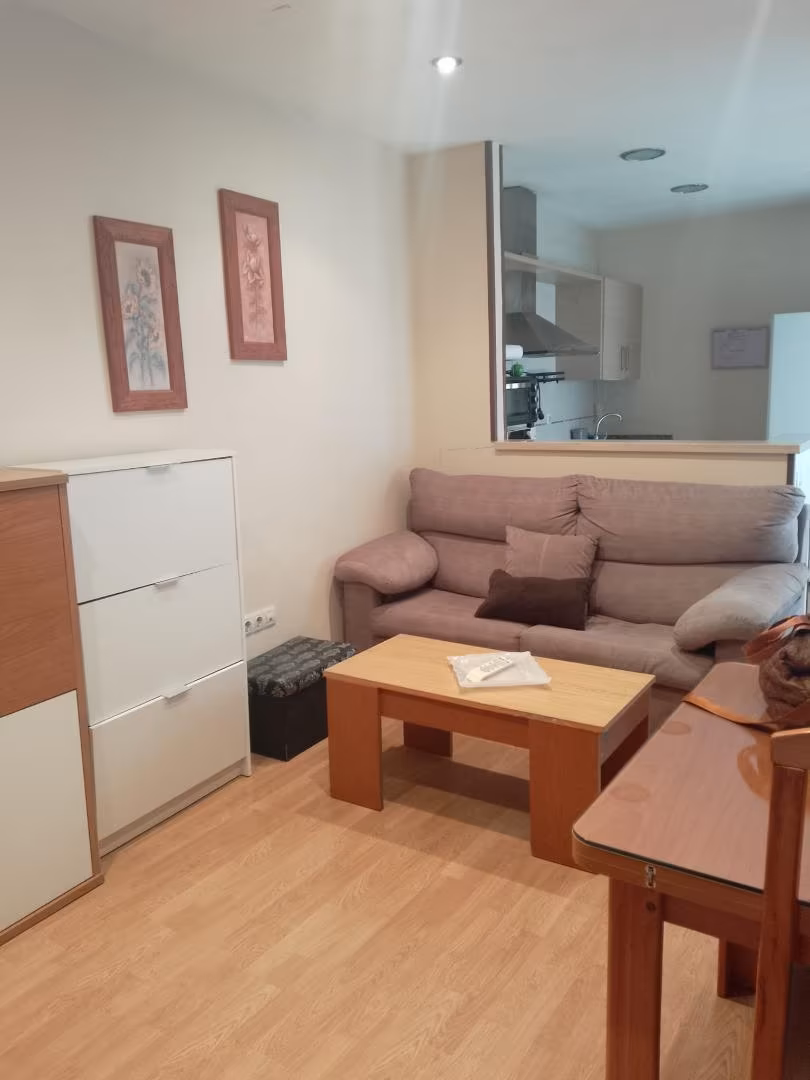 Estudio en  Calle Joaquín Sama Naharro 6