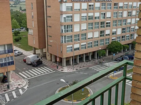 Piso en avenida Pamplona, 6